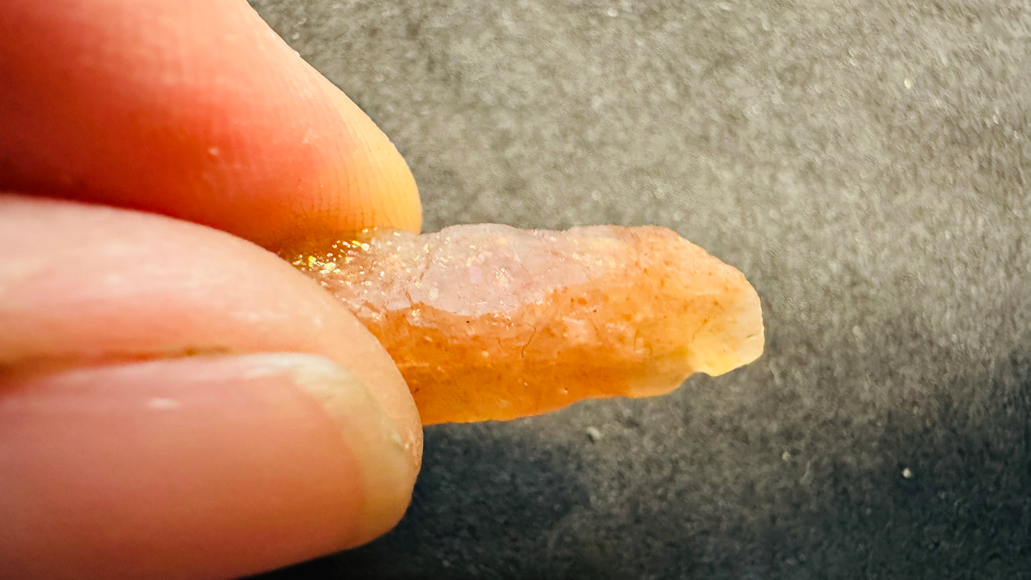 Confetti Sunstone 4.77g