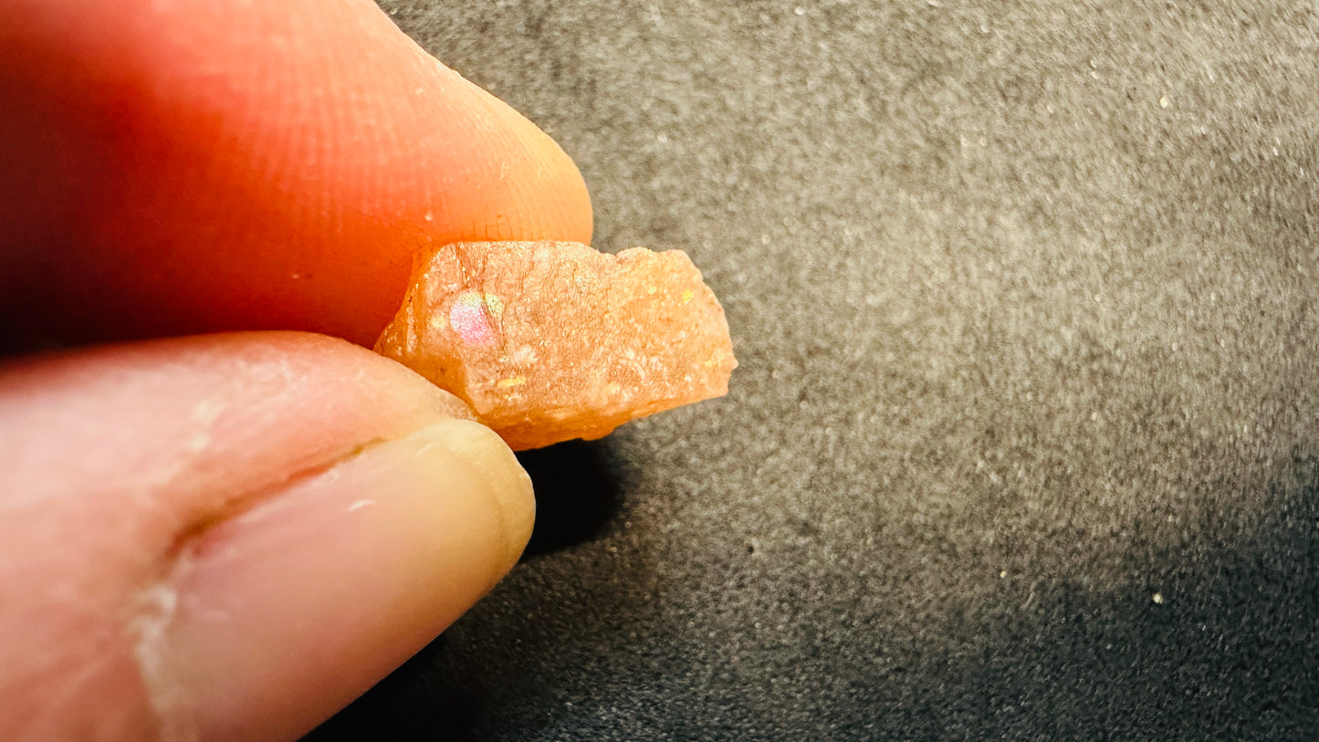 Confetti Sunstone 4.77g